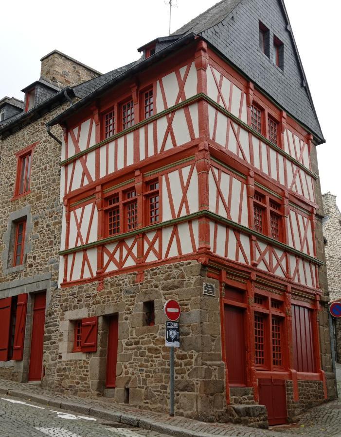 Hostel Du Lapin Blanc サン・ブリュー エクステリア 写真